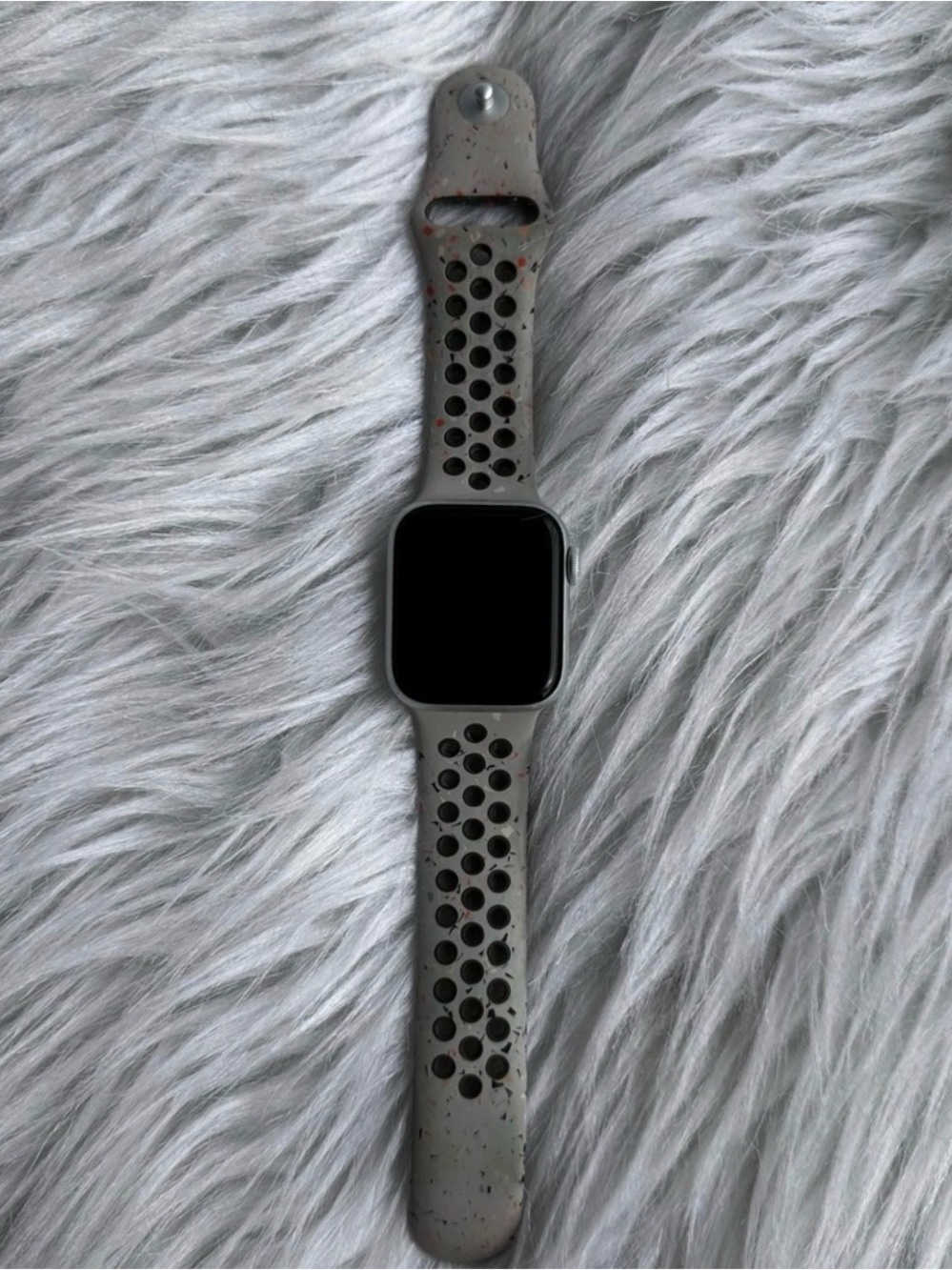 Apple Watch Series 5 40mm Silver Aluminum GPS Cellular Nike Sport Band Speckled